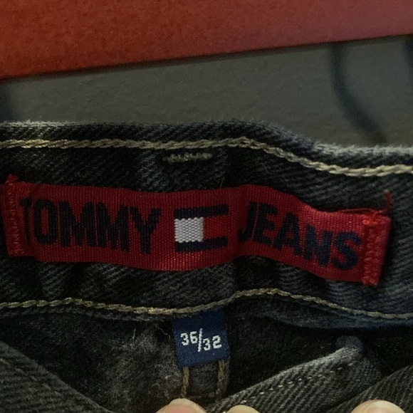 Tommy Jeans ripped knee black size 36 /32 great condition no flaws mens - Picture 7 of 9